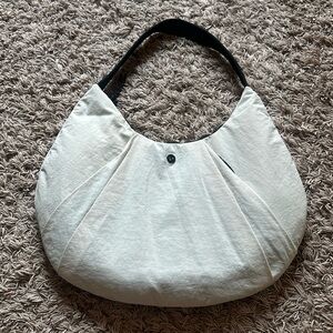 Lululemon pleated shoulder bag new without tags.